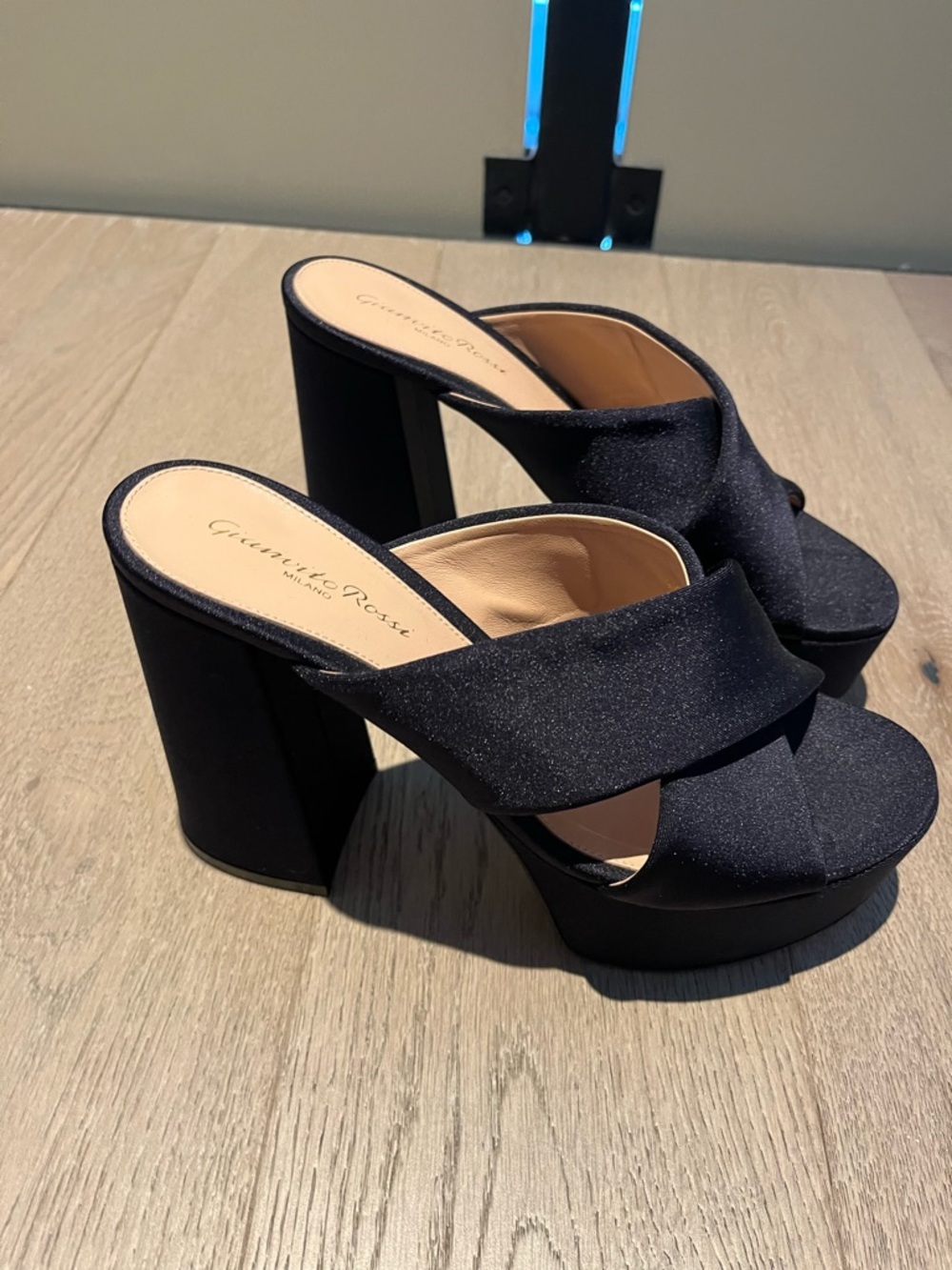 GIANVITO ROSSI Satin-jersey platform mules - Picture 10 of 11